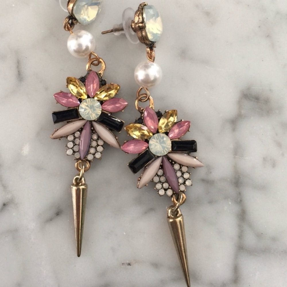 RHINESTONE and GOLD- STATEMENT DROP EARRINGS🩷